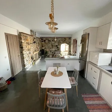 Дом отдыха Manos' Edem