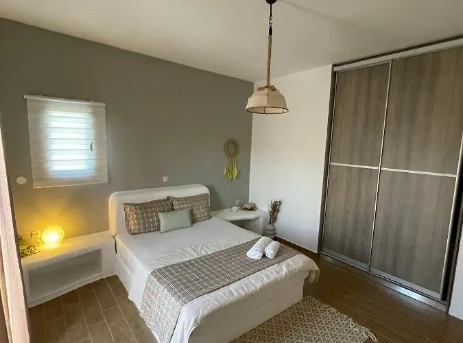 Manos' Edem Agia Marina (Leros)